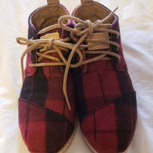 Tom's Red Plaid Bota Boots size 5